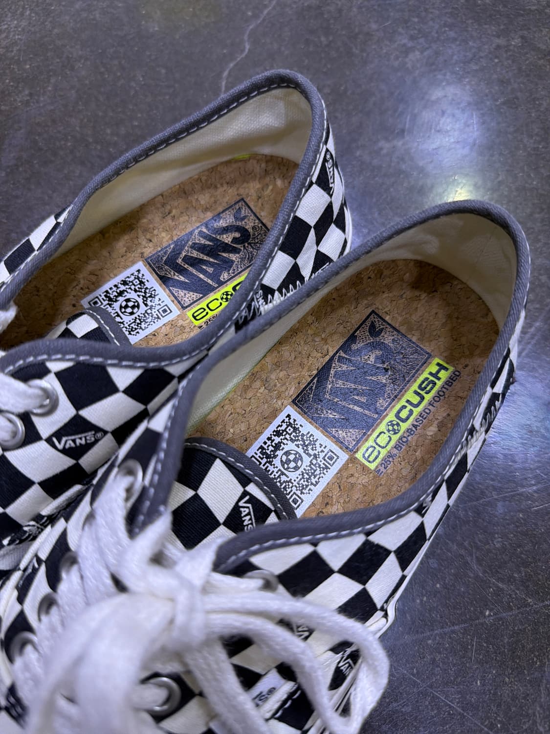 반스 어센틱 체커보드 블랙 앤 화이트 스니커즈 250 상품이미지5
