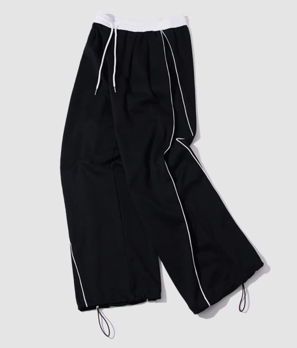 썸플레이스 - 배색 파이핑 라인 트레이닝 와이드 스트링 조거 팬츠 [블랙 상품이미지1