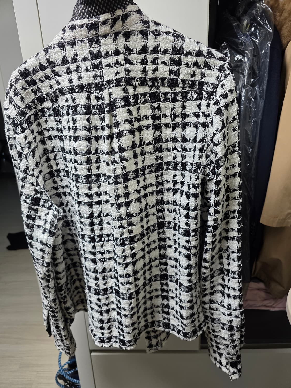 페이스커넥션 트위드 셔츠 s사이즈
X1820T00567 상품이미지4