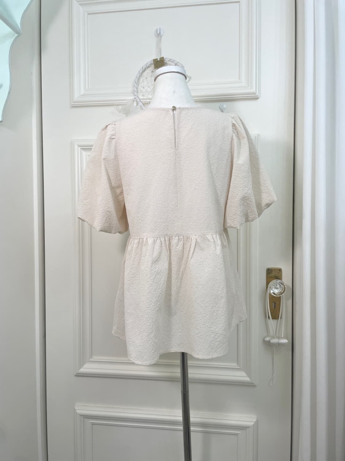 beigeivory puff shirring summer blouse 상품이미지3