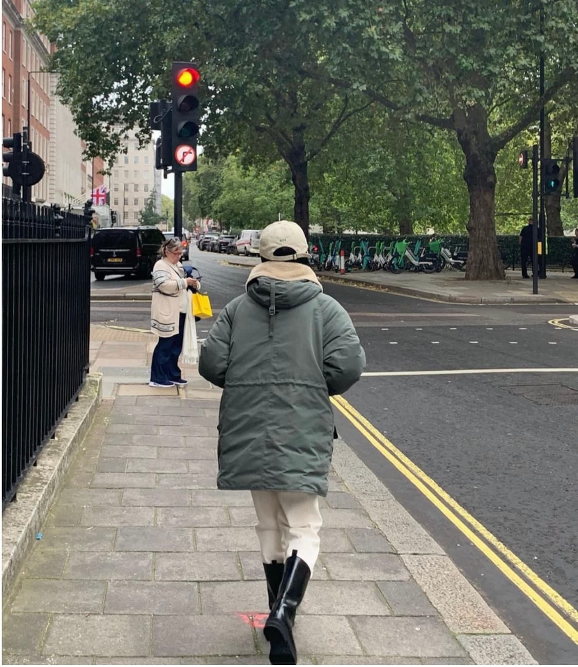 브런치 품절야상 구스다운 야상패딩 카키 여성 프리사이즈 상품이미지4