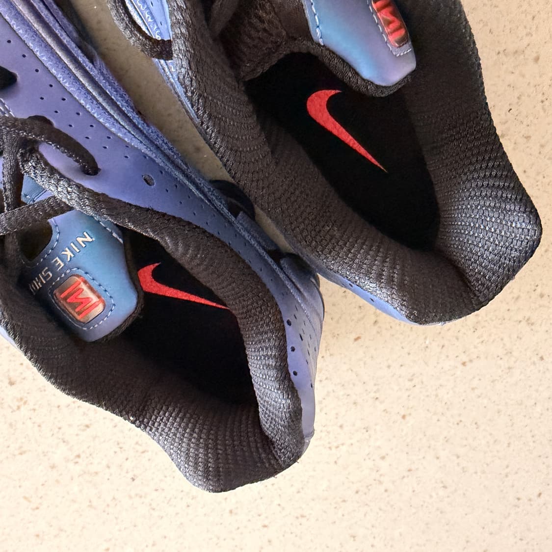 나이키 샥스 R4 블액 앤 핫펀치 상품이미지6