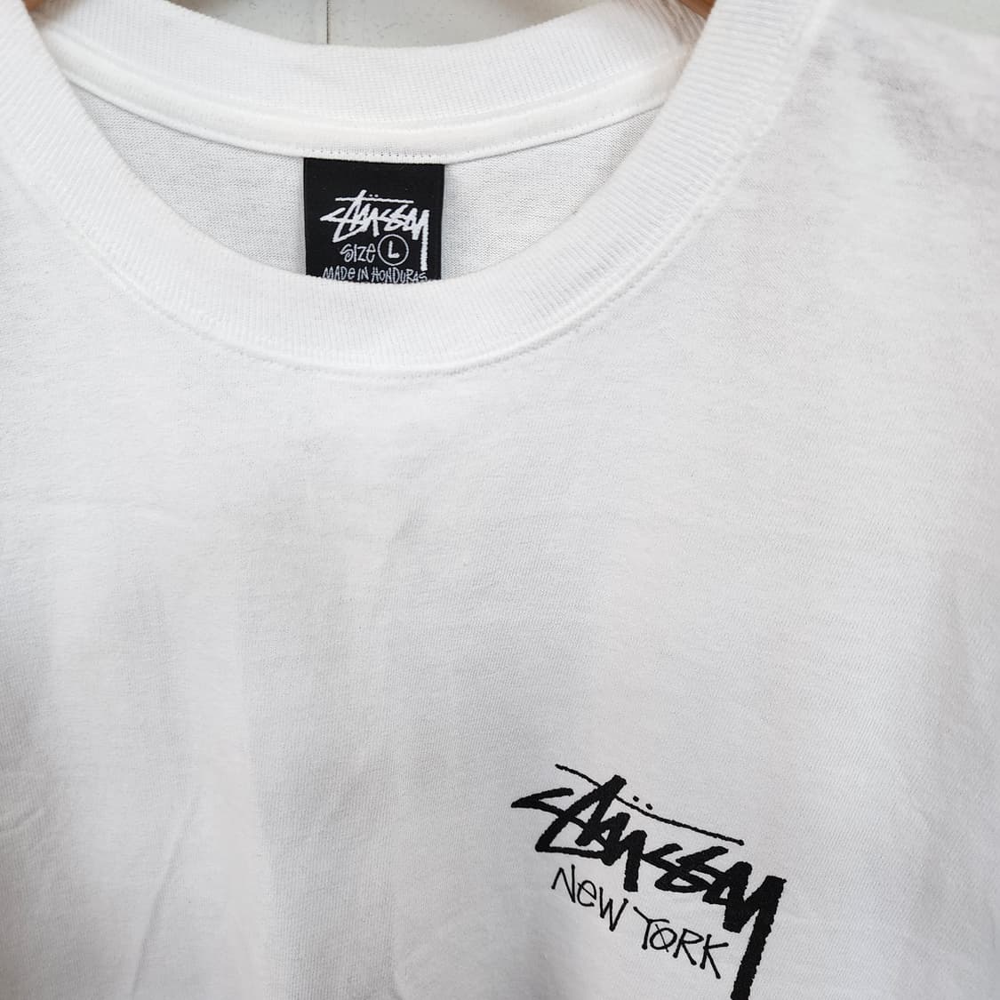 스투시 뉴욕 로고 반팔 티셔츠 화이트 상품이미지2