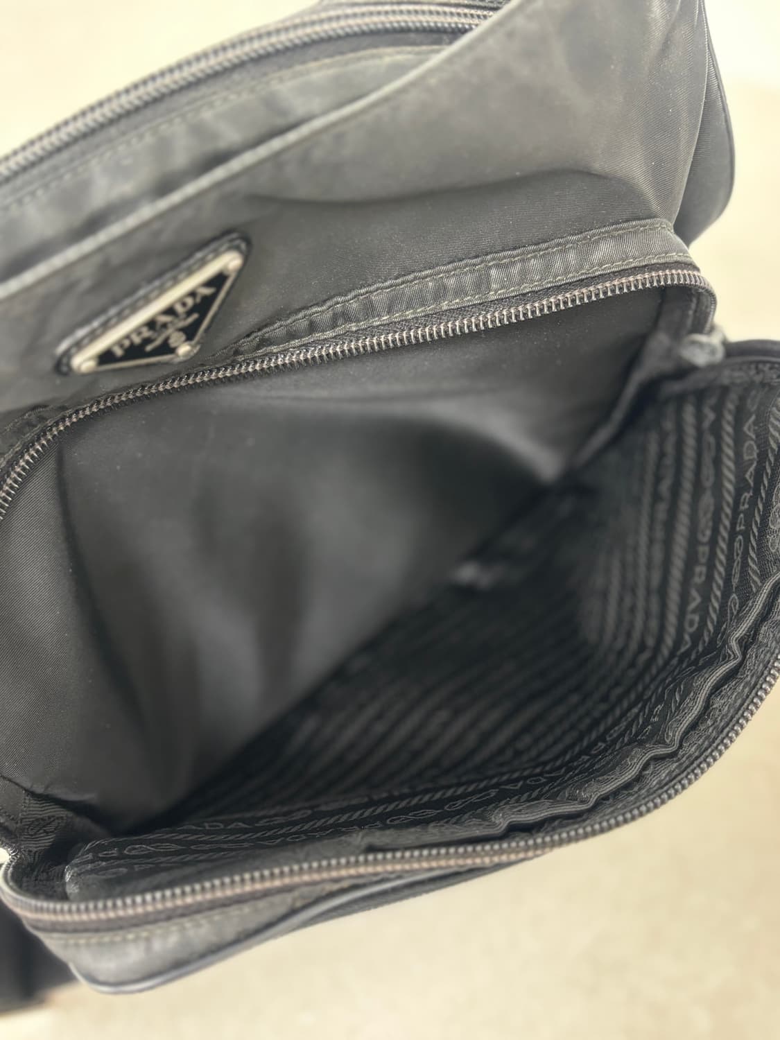 프라다 블랙 나일론 크로스백 상품이미지5