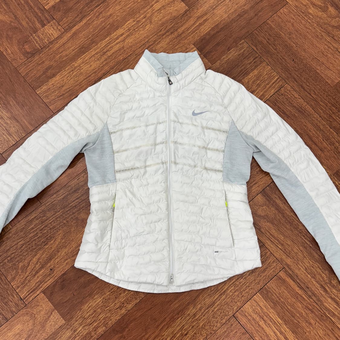 L 나이키 에어로로프트 경량 패딩 자켓  상품이미지2
