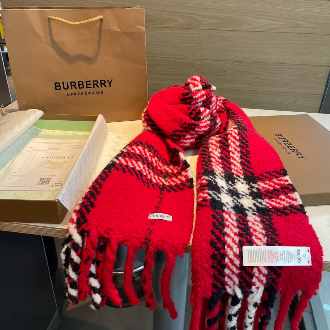 버버리 체크 알파카 울 블렌드 부클 스카프 상품이미지4