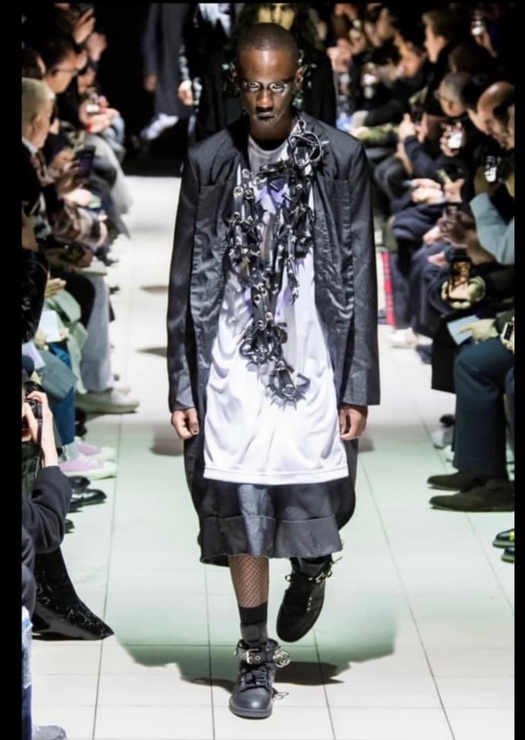 M) 꼼데가르송 옴므 플러스 블랙 테일러 코트 상품이미지1