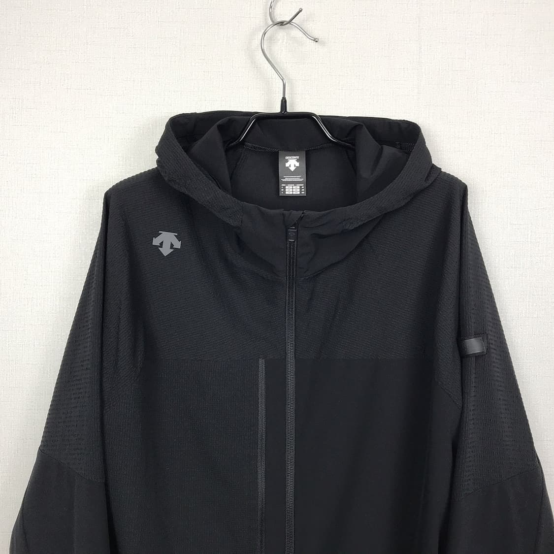 데상트 라이딩 후드형 바람막이 자켓 남성L (100) 상품이미지3