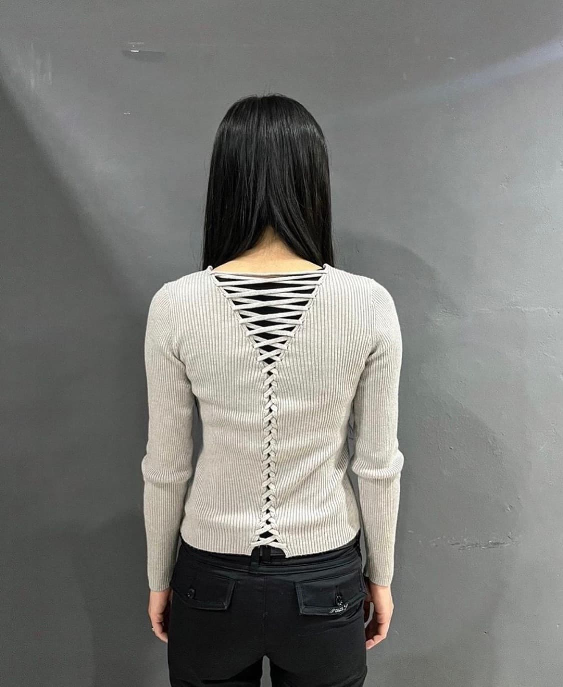 나일론 x 레이온 x 폴리 레이스업 브이넥 슬리브 상품이미지1