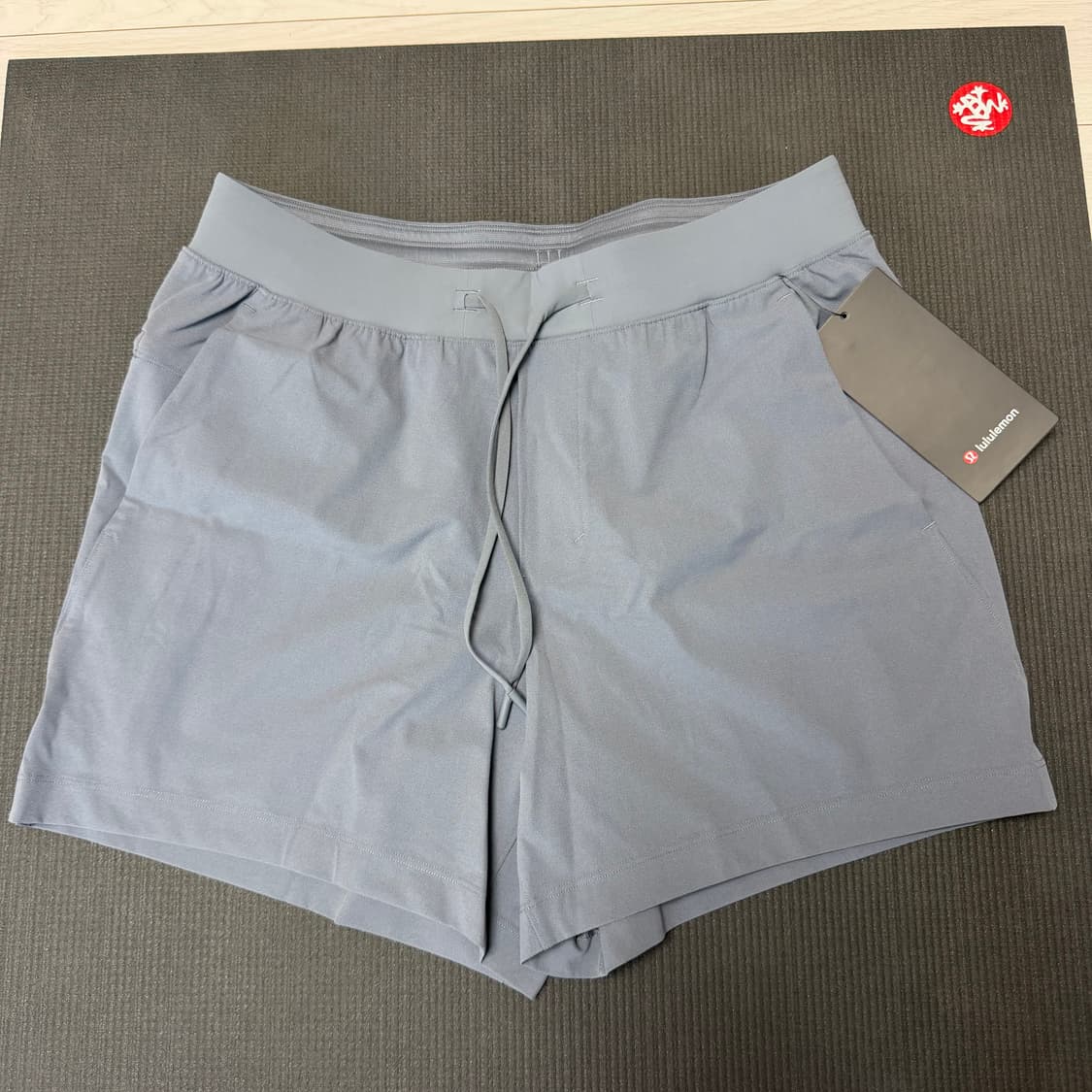룰루레몬 제로드 인 라이너리스 5인치 m 새상품 판매합니다. 상품이미지1