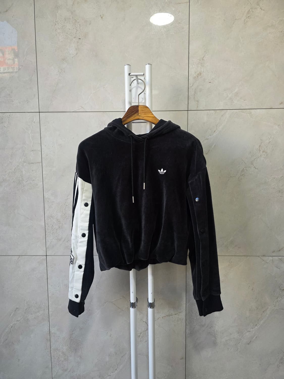 아디다스 크롭 벨로아후드 상품이미지2