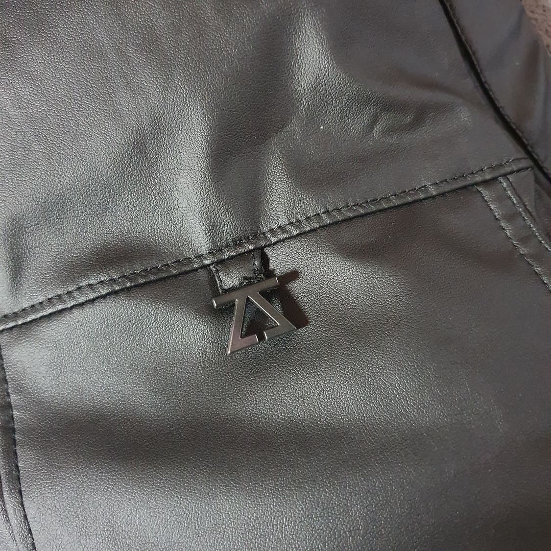 지오송지오 비건 레더 다운 베스트 105 XL 상품이미지4