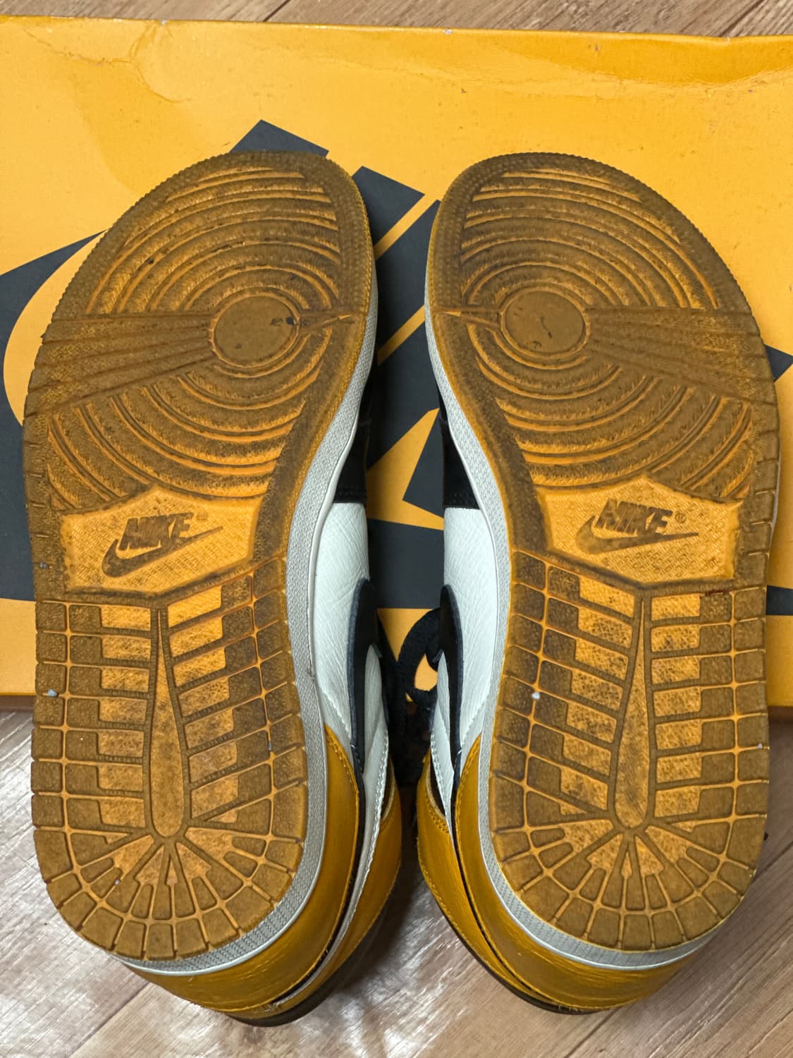 조던1 레트로 하이 OG Taxi 상품이미지4