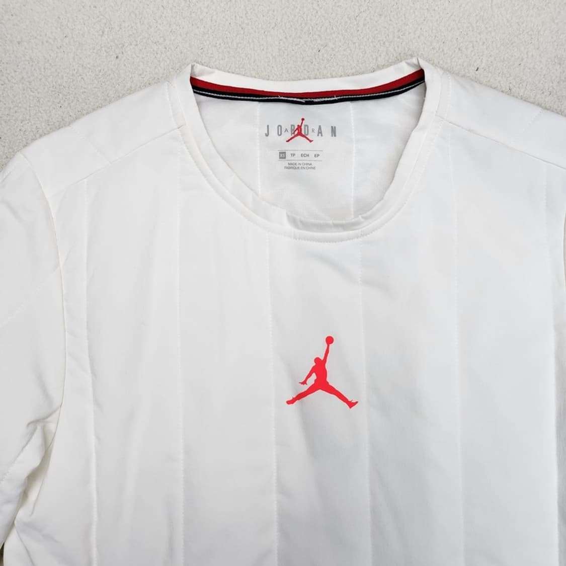 NIKE 조던 패딩 맨투맨 XS 새상품 상품이미지3