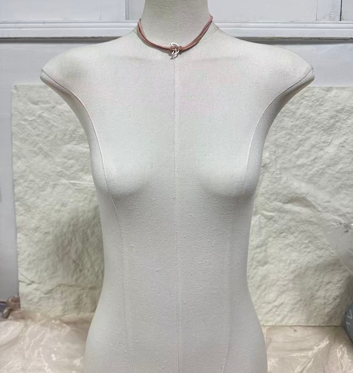 빈티지  달 스웨이드 초커 목걸이 상품이미지1