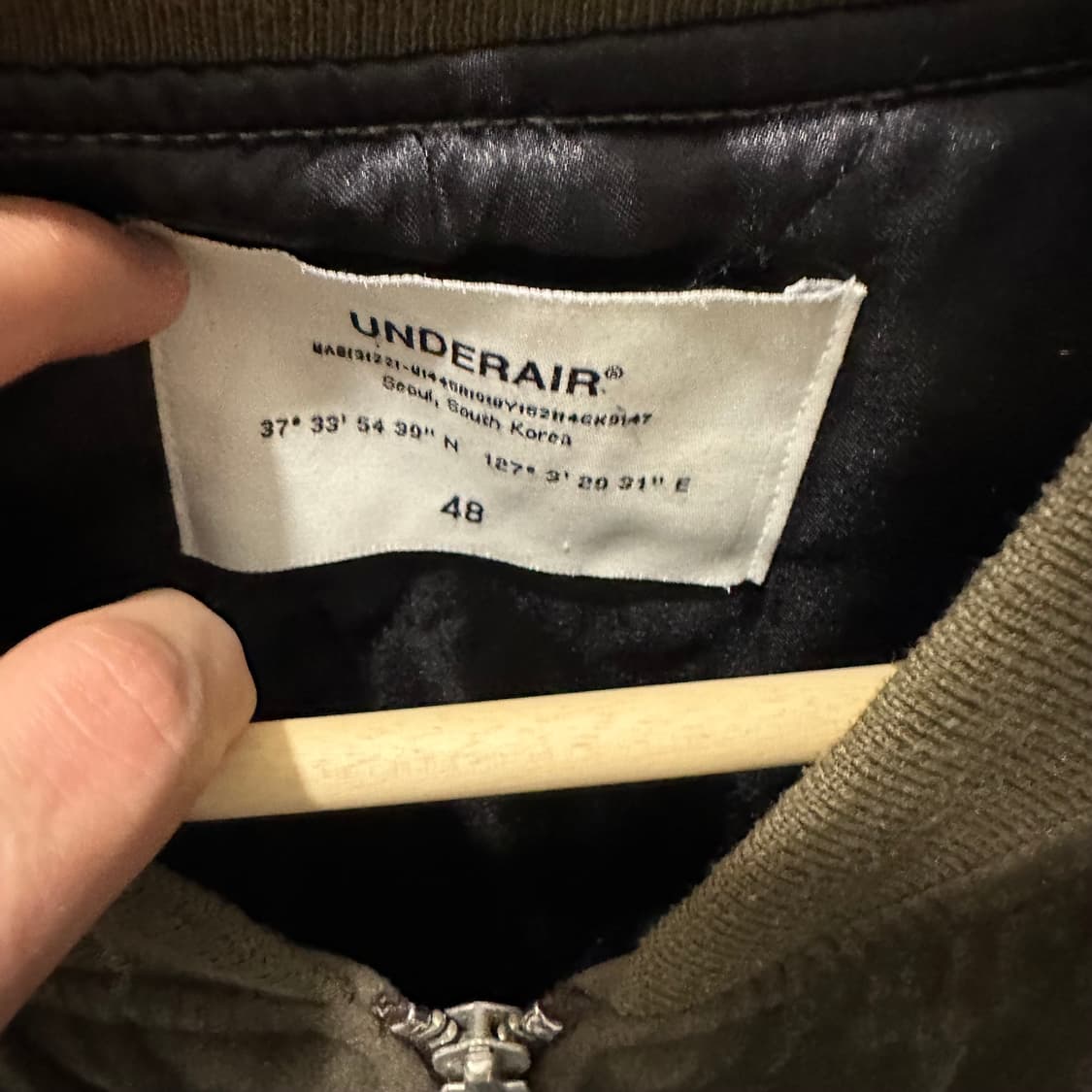 UNDERAIR 벨벳 자수 스카쟌 재킷 상품이미지5