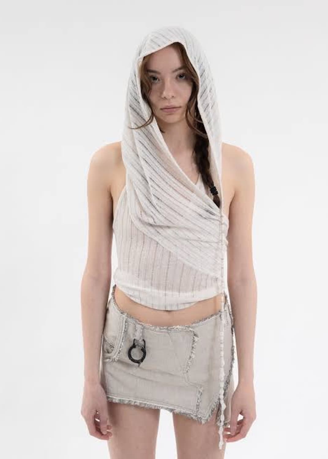 hyeinseo 혜인서 hooded halter top 후디드 홀터탑 상품이미지2