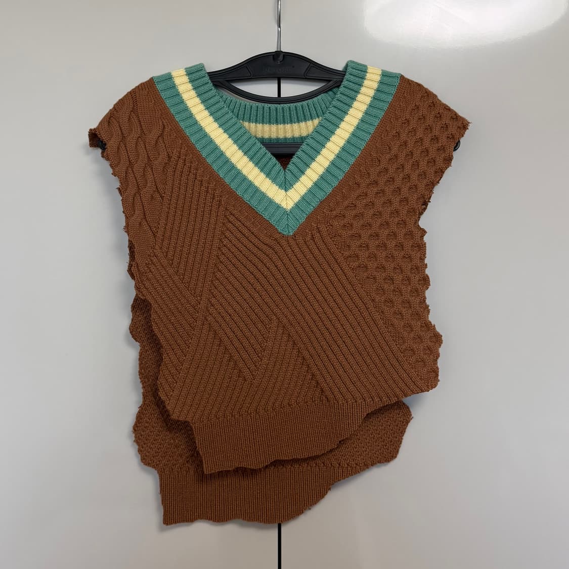 아더에러 Warning 니트 베스트 20FW 상품이미지1