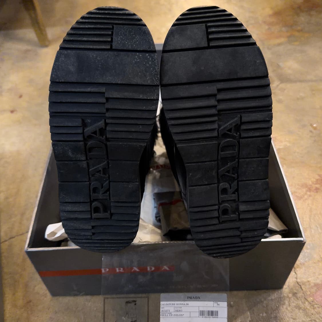 프라다 패치 디테일 퍼 부츠 상품이미지7