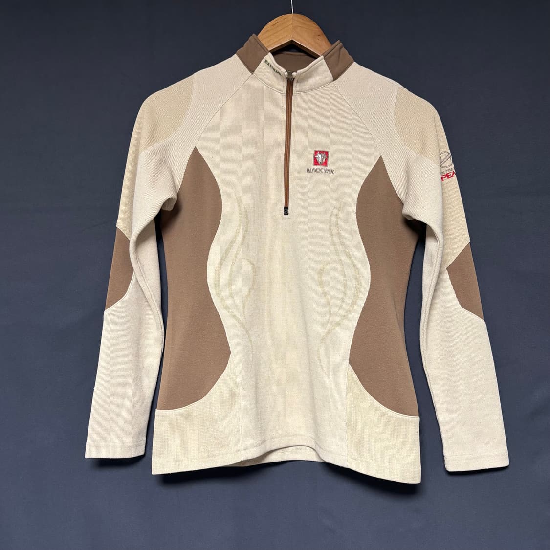 하프넥 반집업 티셔츠  상품이미지1