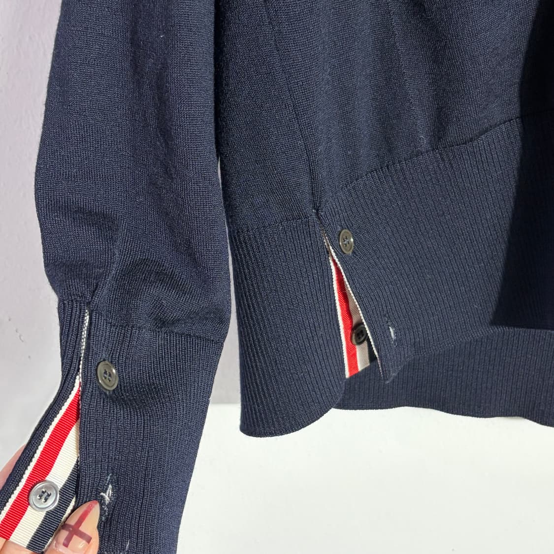 톰브라운 네이비 브이넥 가디건 (무료배송) 상품이미지2