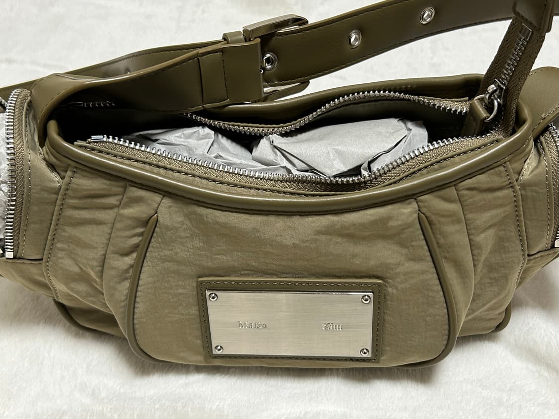 마뗑킴 마들렌 라운드 백 라이트카키 상품이미지10