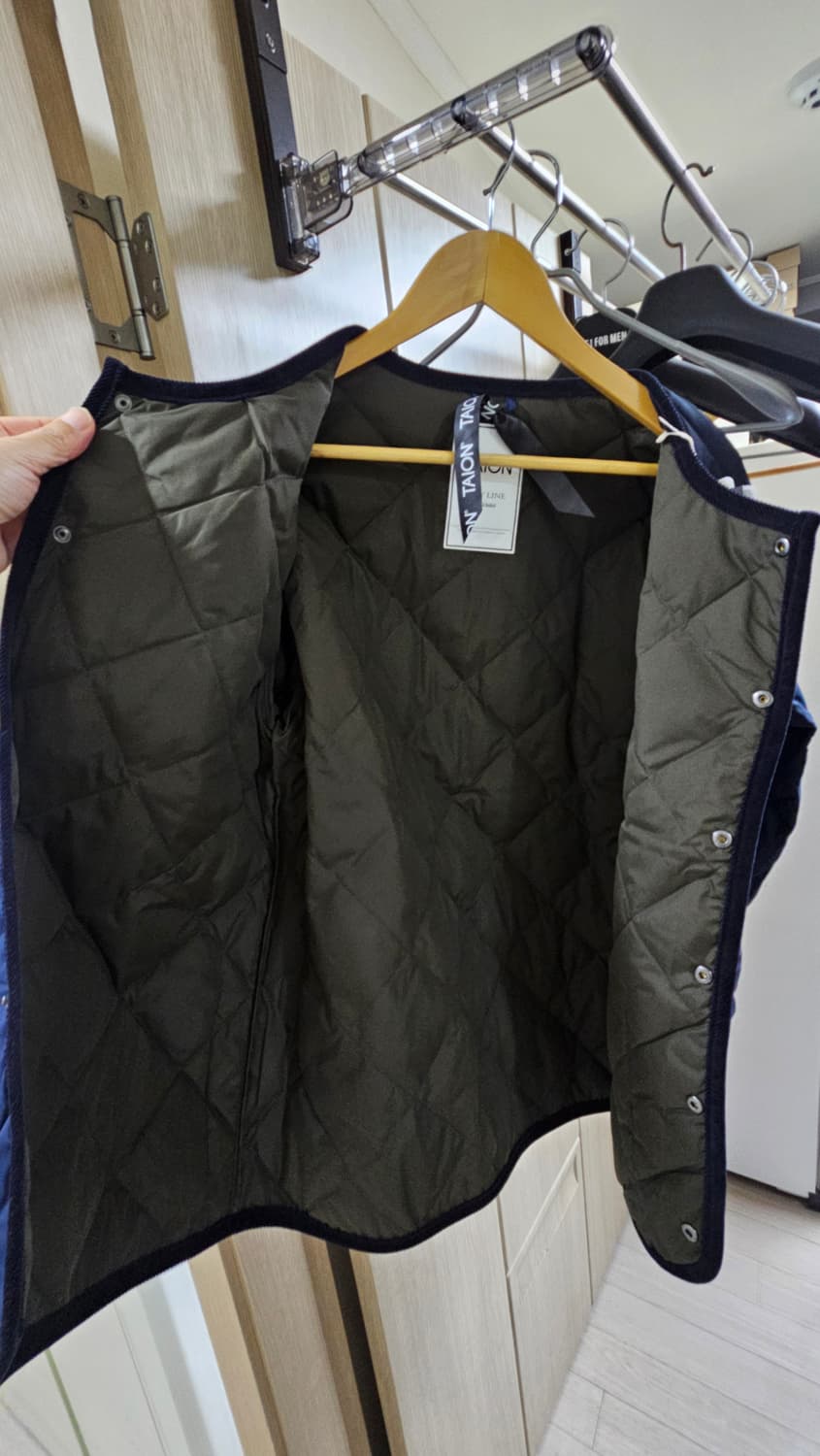 타이온 파이핑 크루넥 경량 패딩 자켓 네이비 L100 상품이미지5