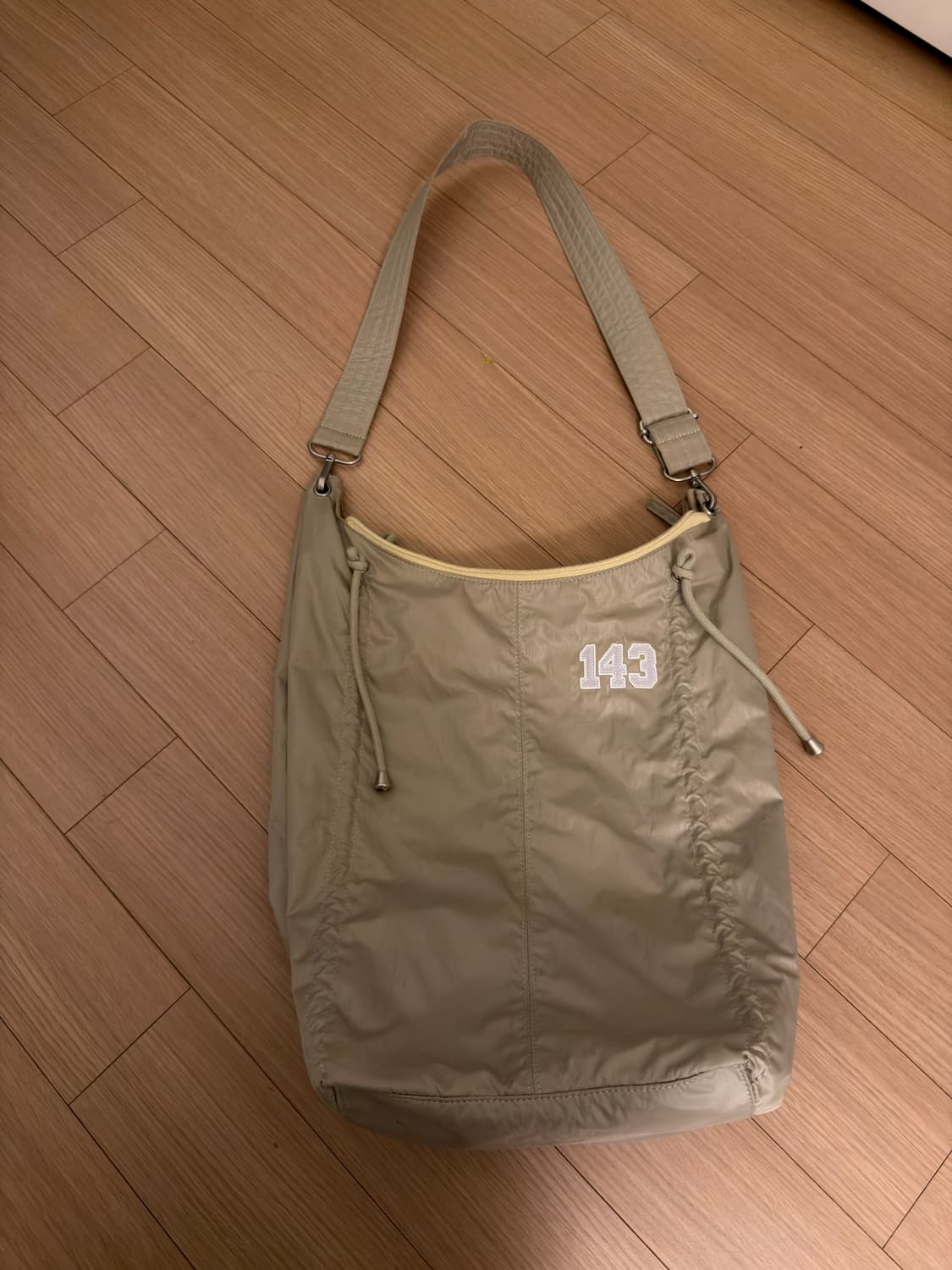 스컬프터 캔디 익스펜더블 크로스백 웻 올리브 상품이미지2