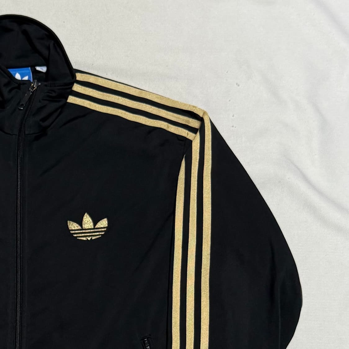 110 아디다스 파이어버드 골드라인 블랙 트랙탑 상품이미지1