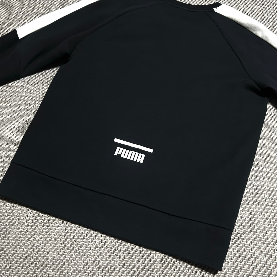 [L] Puma 푸마 검/흰 베이직 사이드라인 맨투맨 상품이미지3