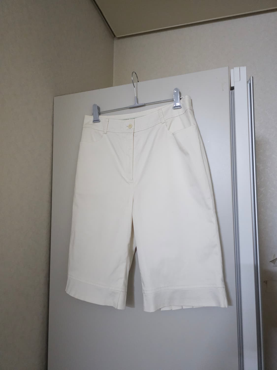 랑방 화이트반바지 27 상품이미지1
