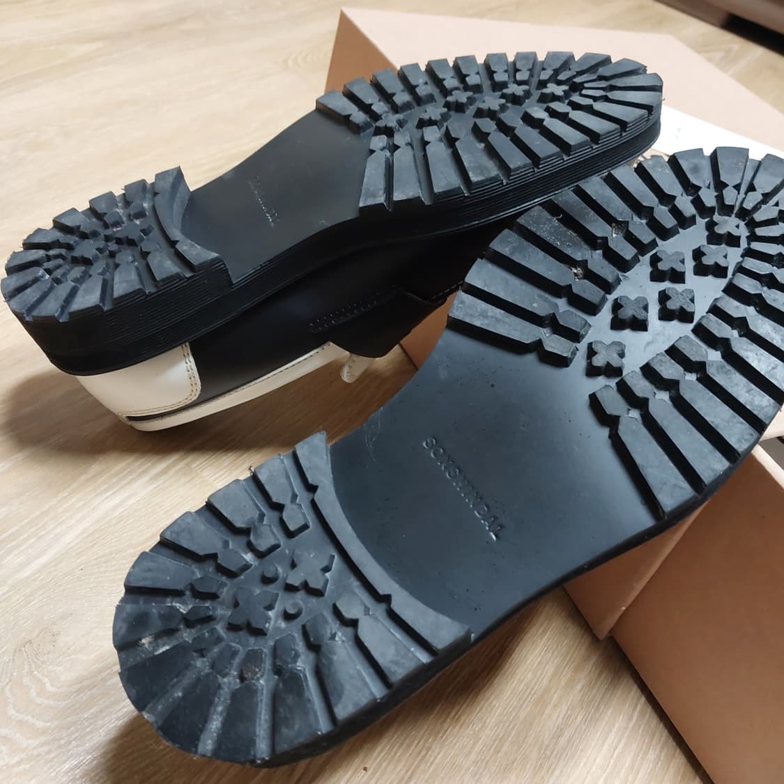 손신발 로퍼 콤비 블랙/화이트 상품이미지8