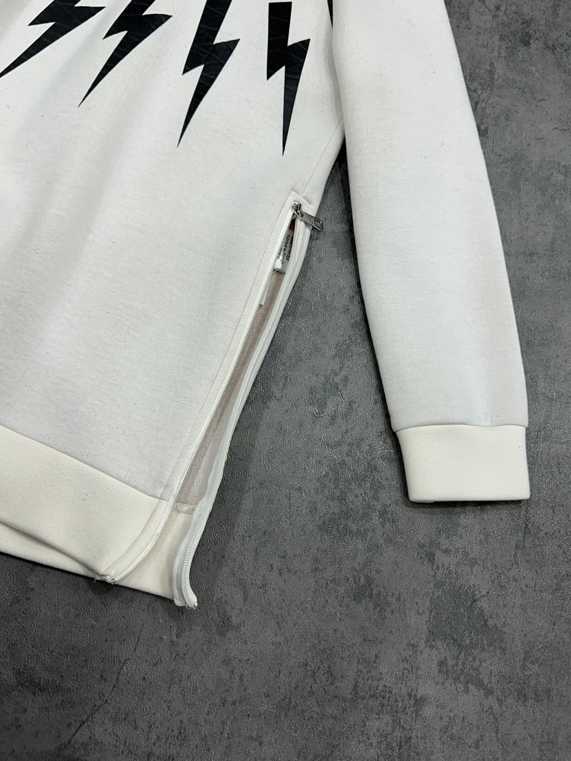 닐바렛 후드티 상품이미지2