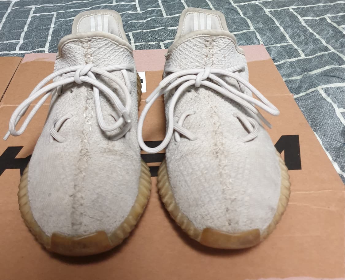 아디다스 이지 부스트350 V2 세서미 2022 (260) 상품이미지1