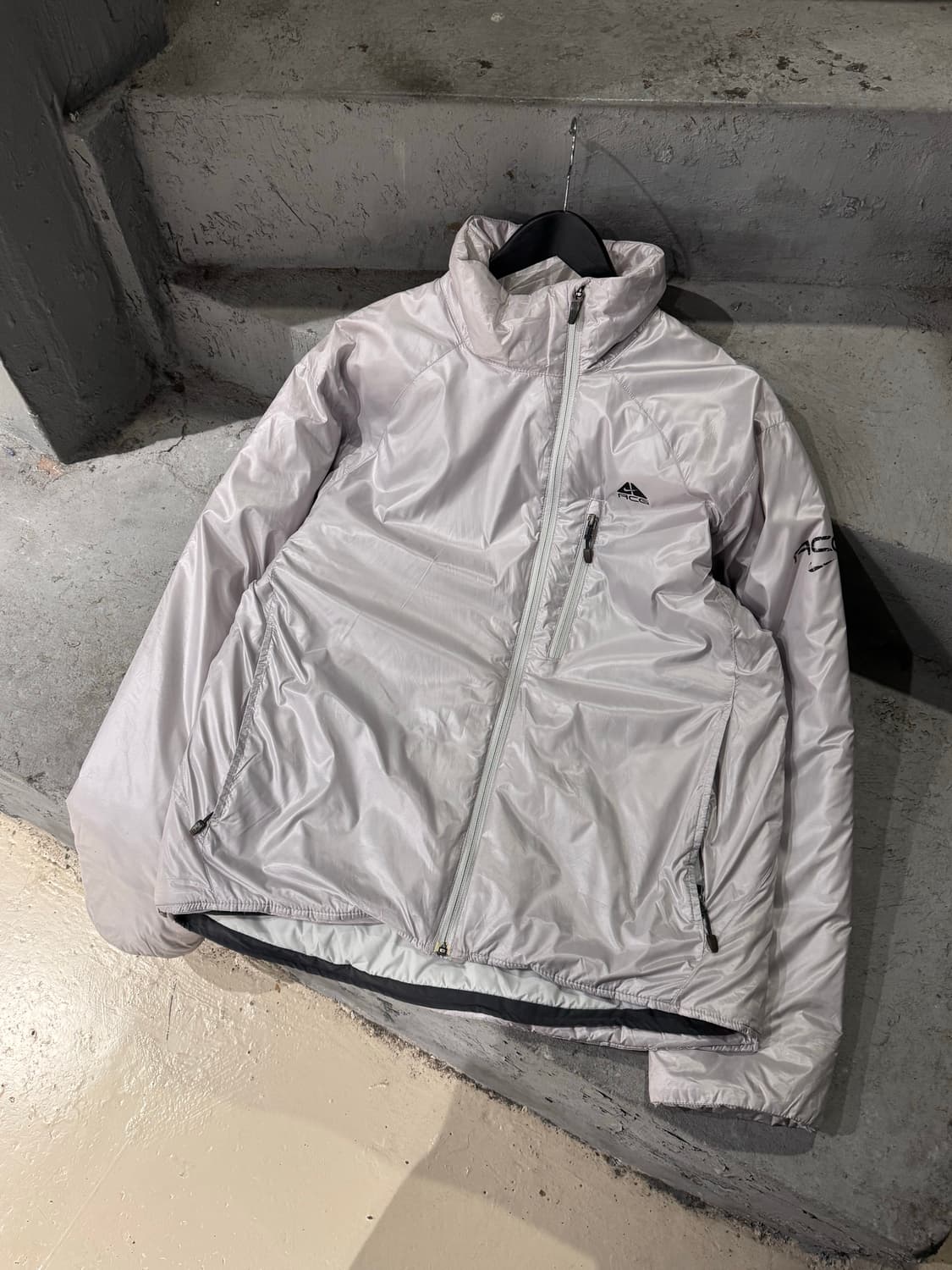 나이키 ACG 라이트 비대칭 패디드 경량자켓  상품이미지1