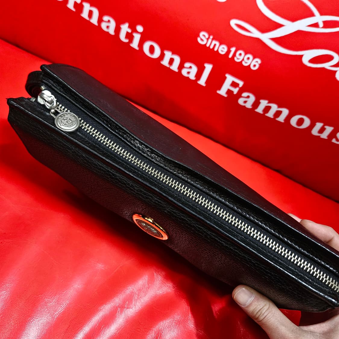  지아니 베르사체 메두사 엠블럼 핸들 클러치백 상품이미지3