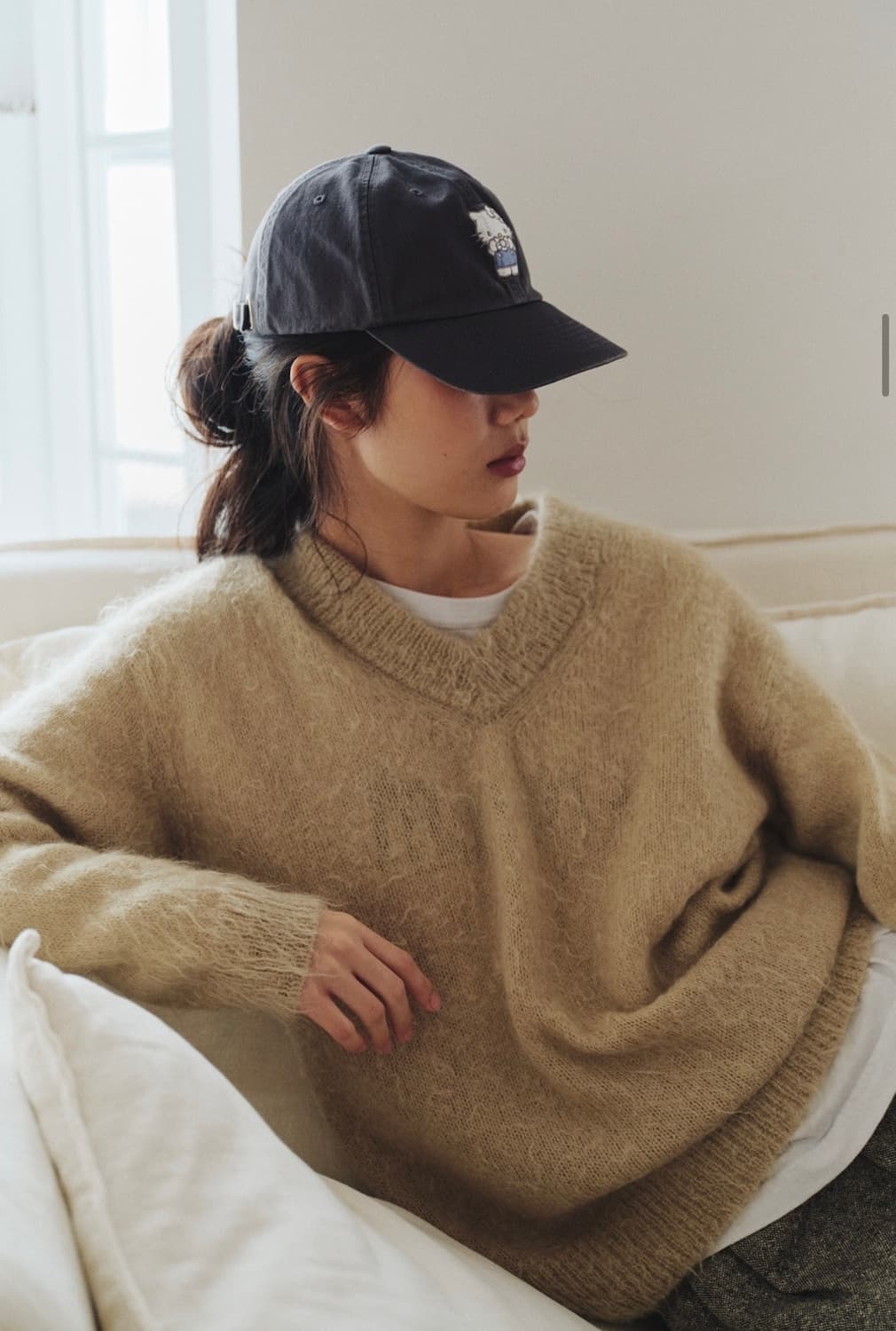 새상품 파르벵 헬로키티 워시드 엠브로이디드 볼캡 차콜 상품이미지6