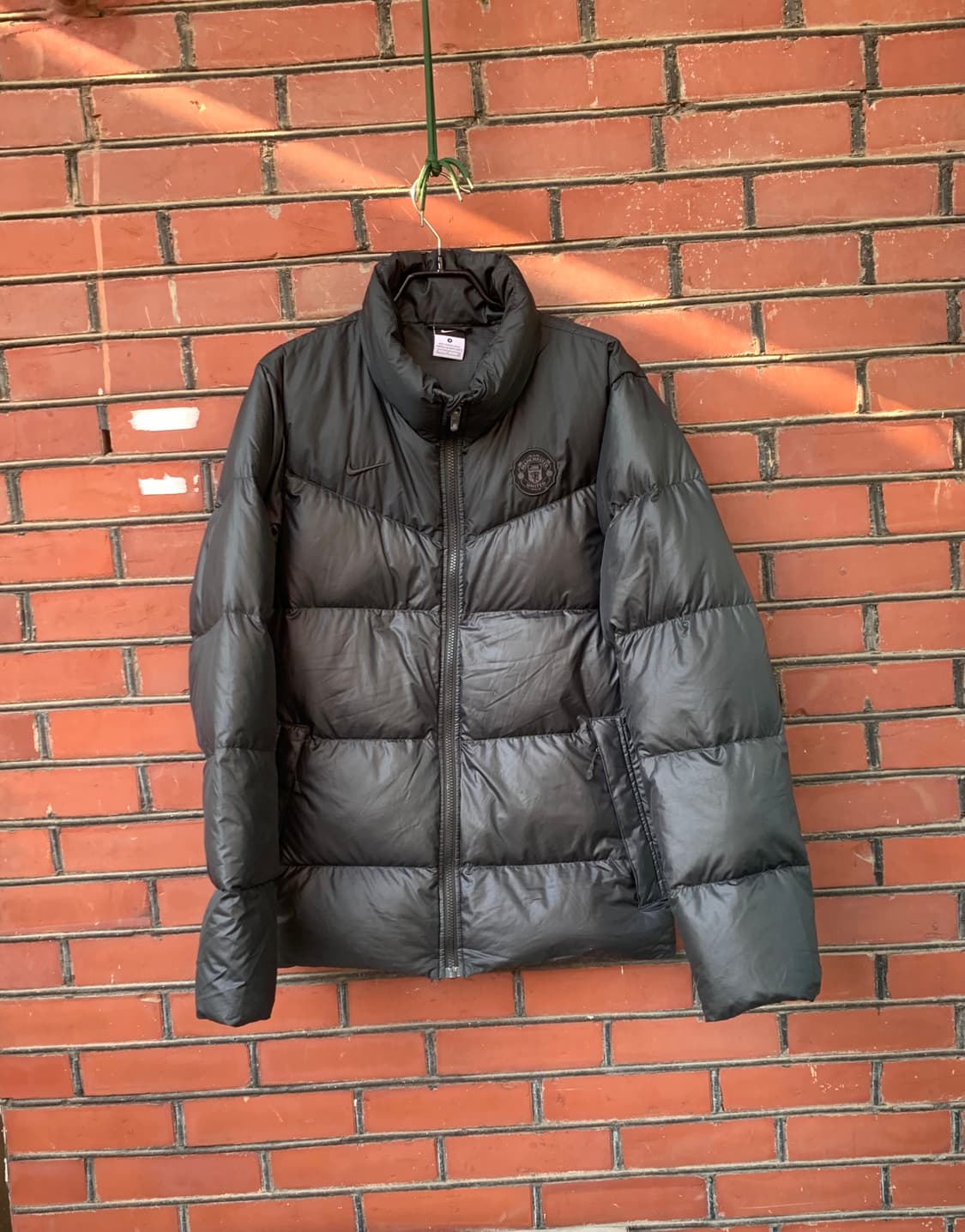 맨체스터 유나이티드 올블랙 다운 패딩 사이즈 95 상품이미지2