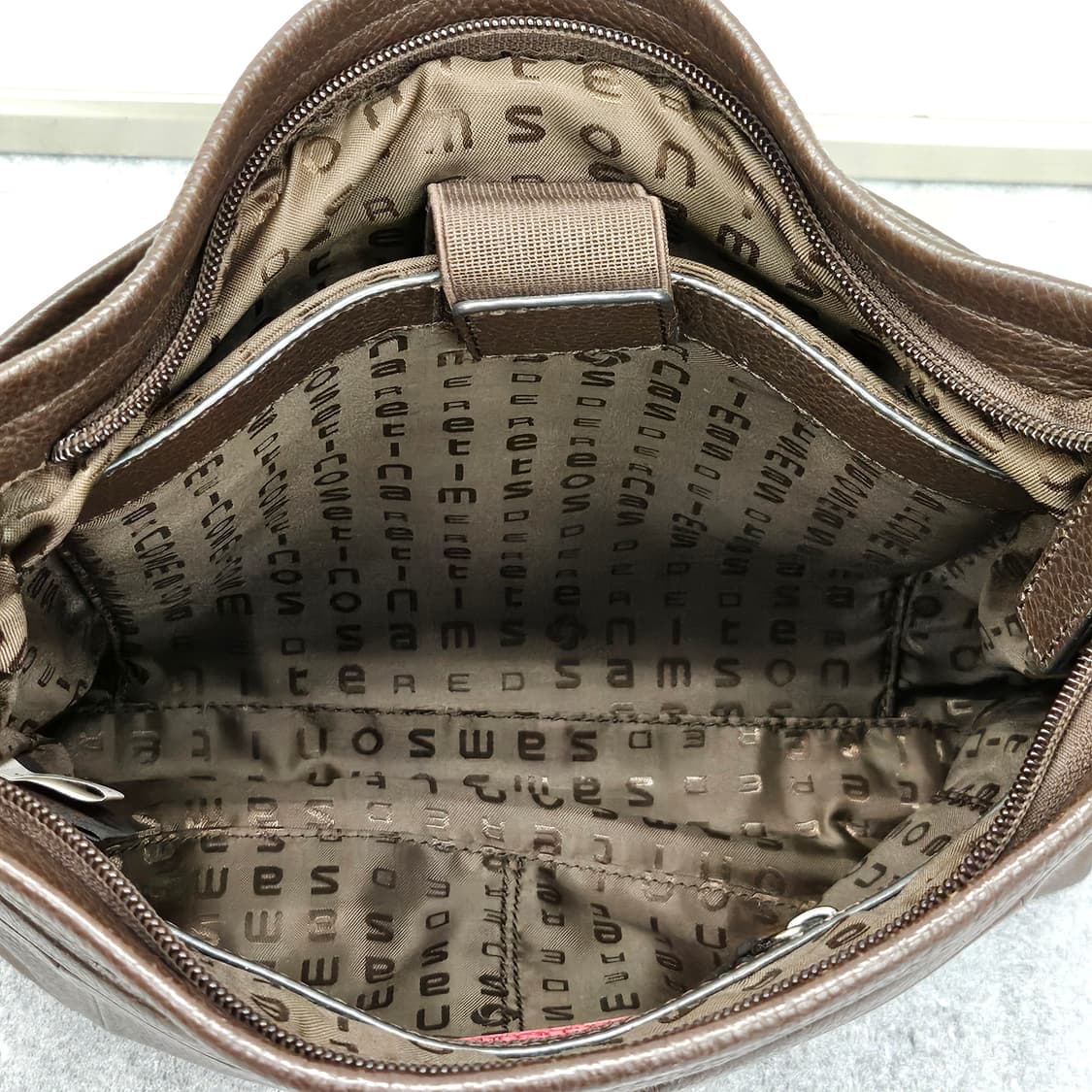 샘소나이트 레드 가죽 크로스백 34x28cm 상품이미지7