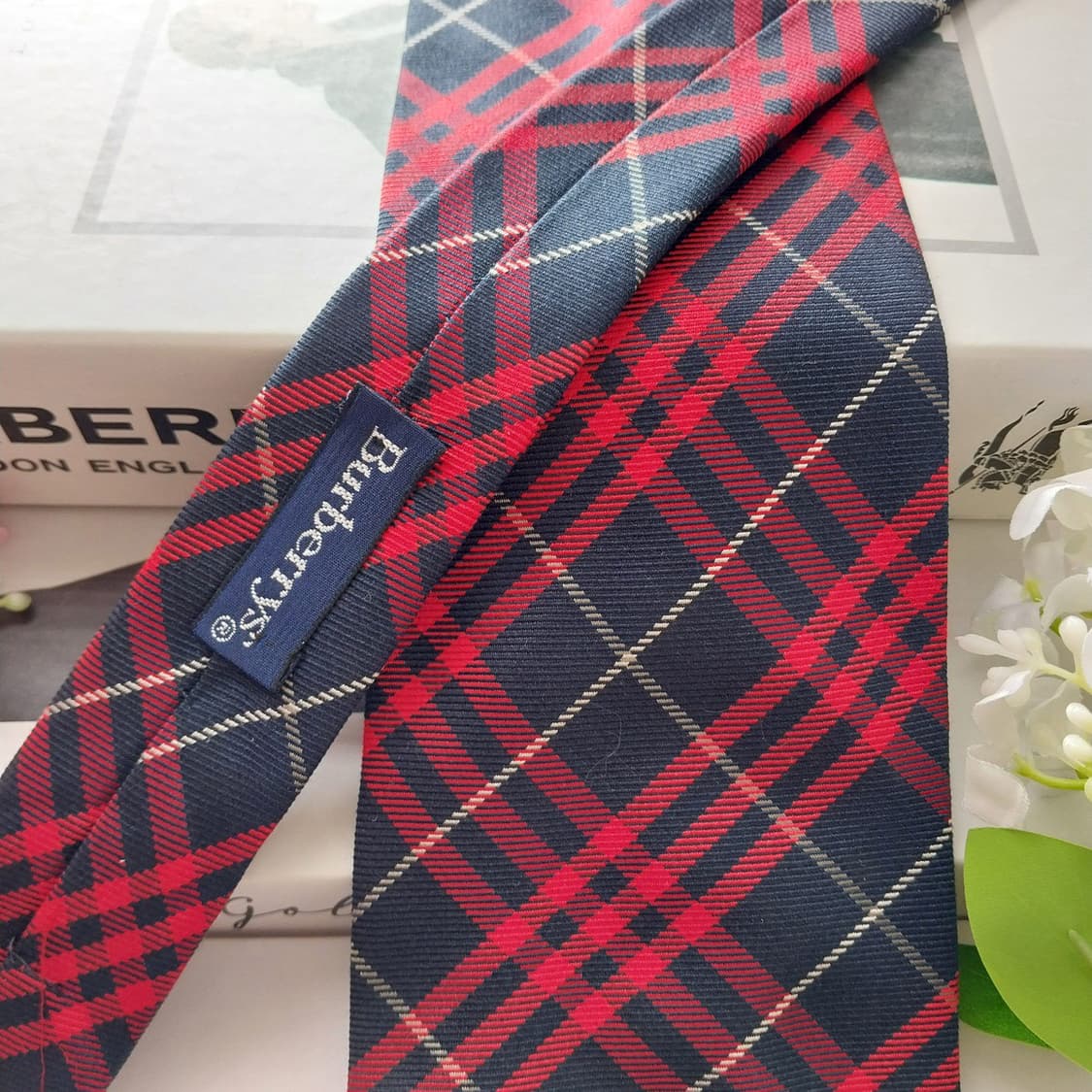 버버리 실크 네이비 체크 넥타이 9.7cm A+등급 K1876
 상품이미지5