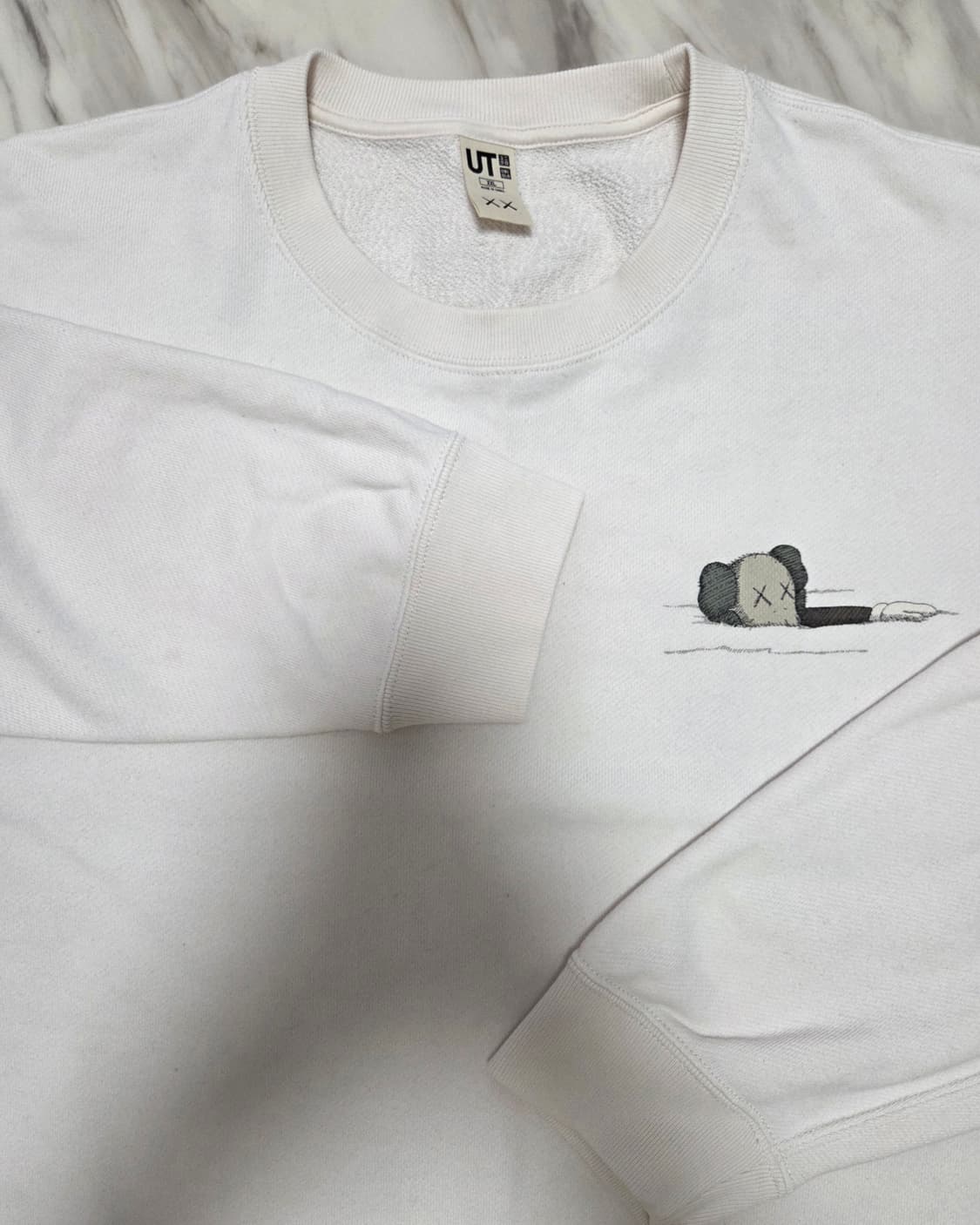 유니클로 X 카우스 크루넥 맨투맨 상품이미지5