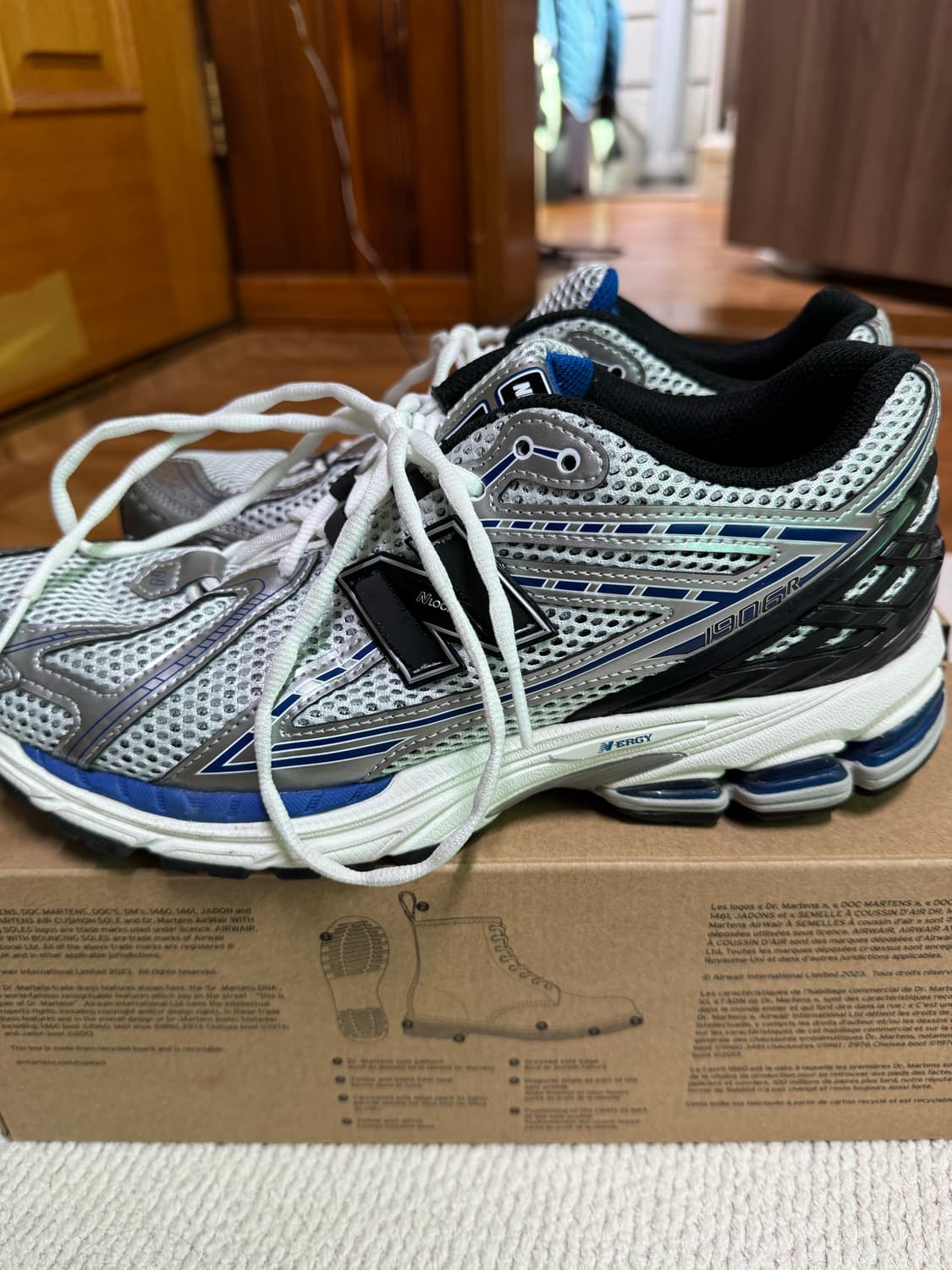 [280] 뉴발란스 1906R 실버 메탈릭 상품이미지2