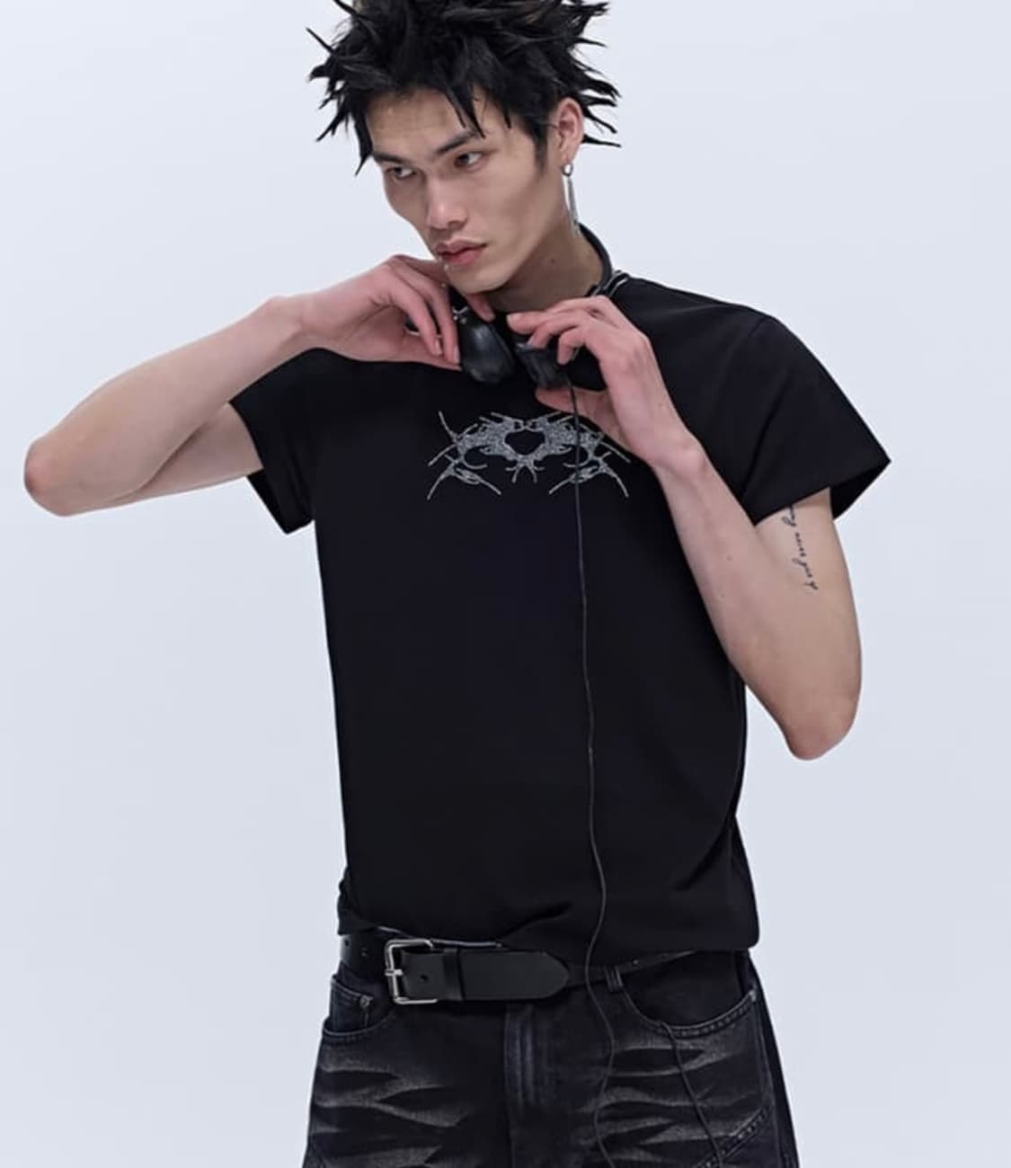 비엑세스 Graphic Wing Print Short Sleeve 상품이미지2