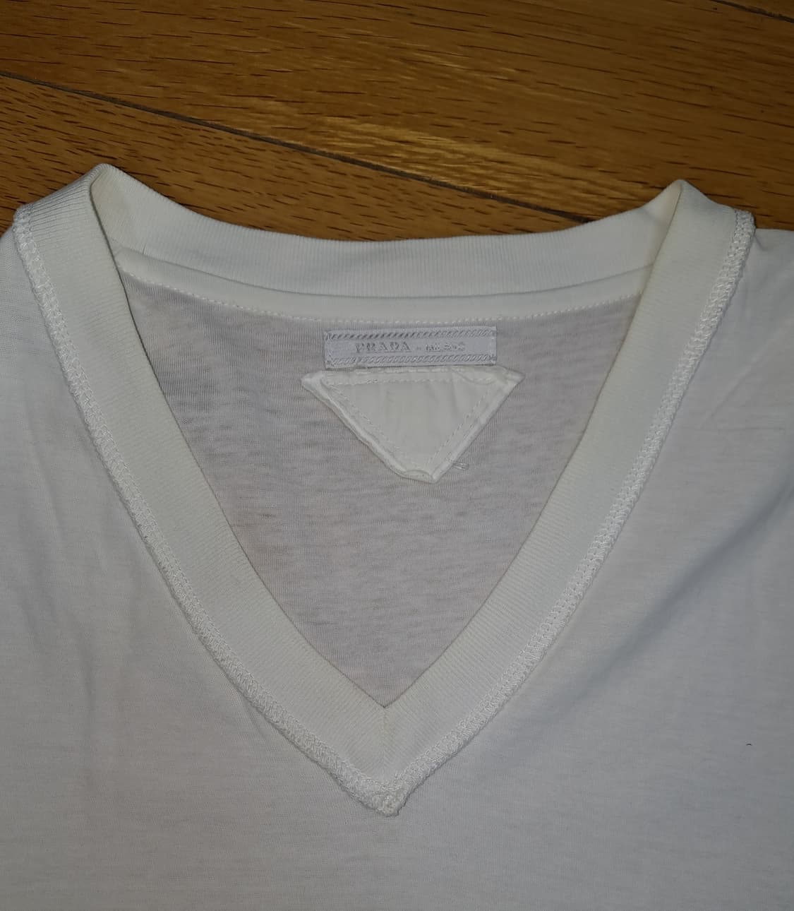 PRADA 여성 V넥 코튼 티셔츠 S 상품이미지2