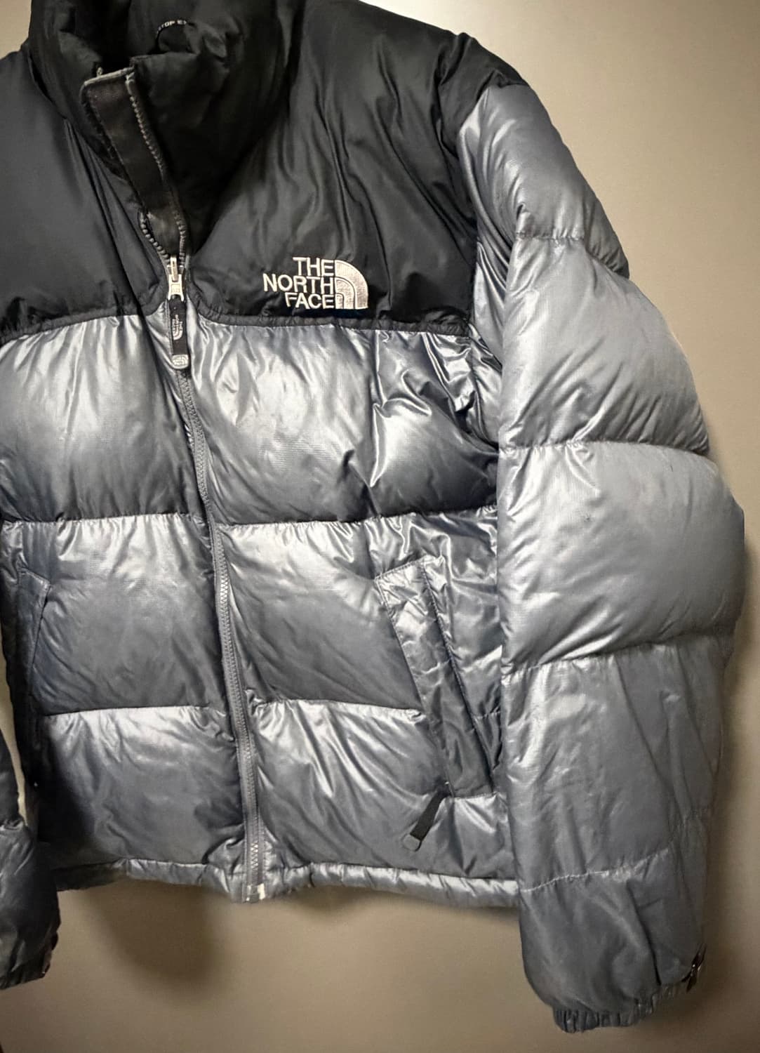 노스페이스 700 구형 눕시 패딩 블랙/실버 상품이미지3