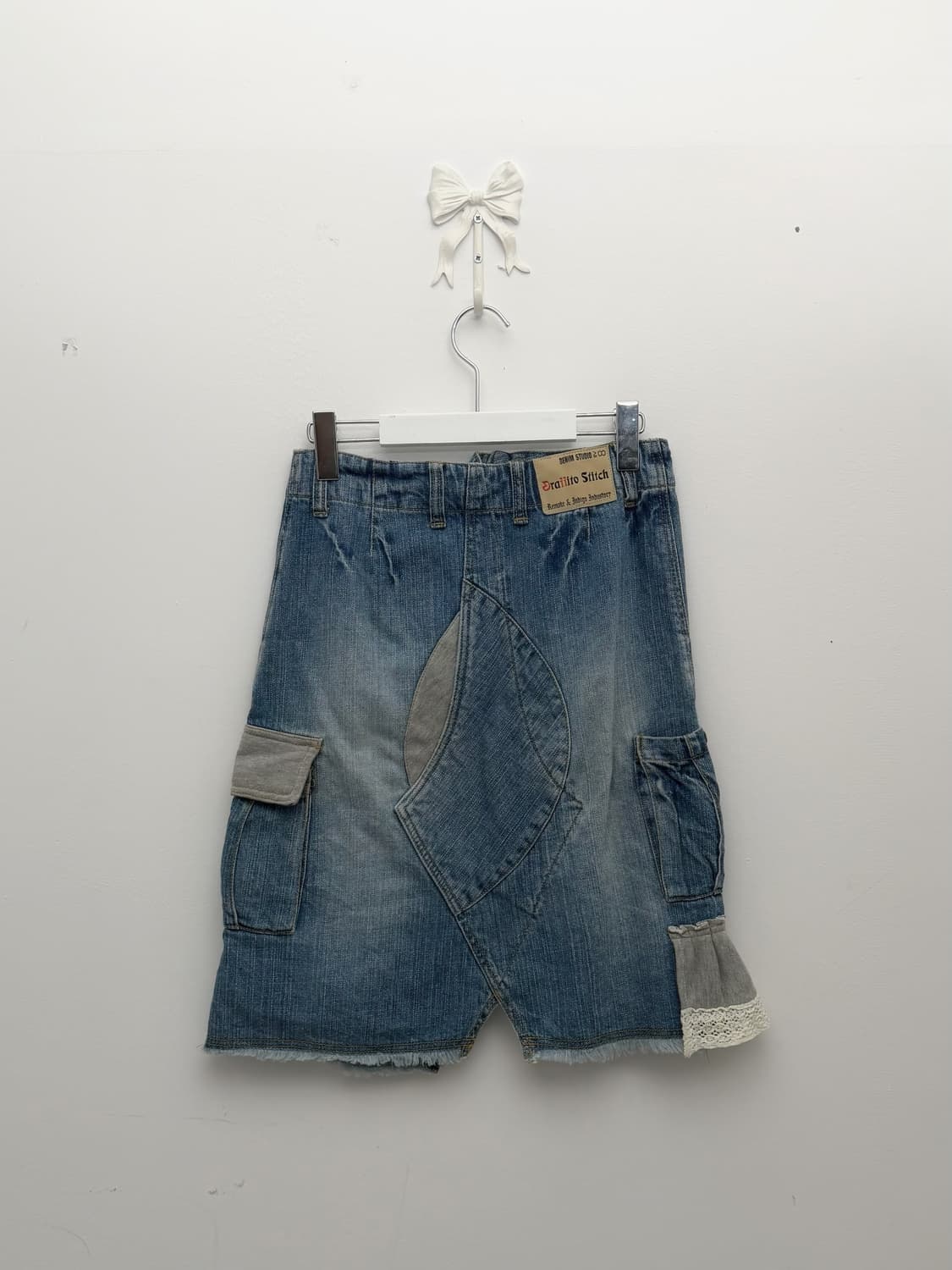 스웻 프릴 디테일 데님 패치 스커트 상품이미지3