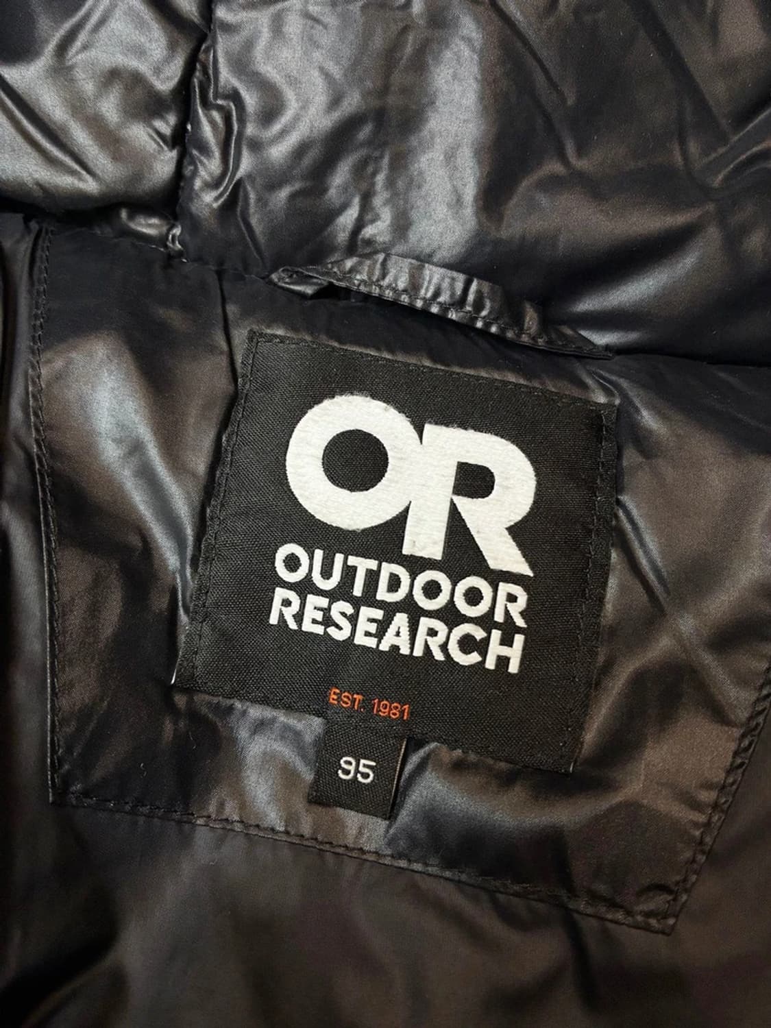 아웃도어리서치 글로시 크롭 푸퍼 패딩 PN6043 상품이미지6