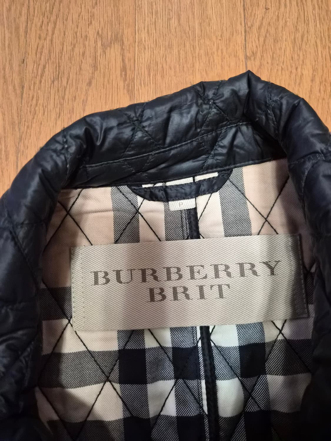 (정품) 버버리 브릿 퀼팅 자켓 S (여성 명품 패딩 점퍼) 상품이미지3