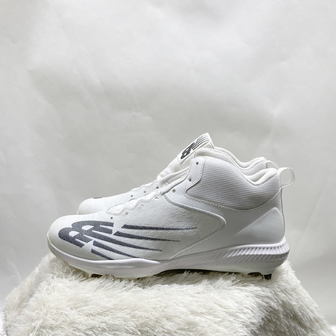 뉴발란스 징일체형 미드컷 야구화 300  상품이미지2