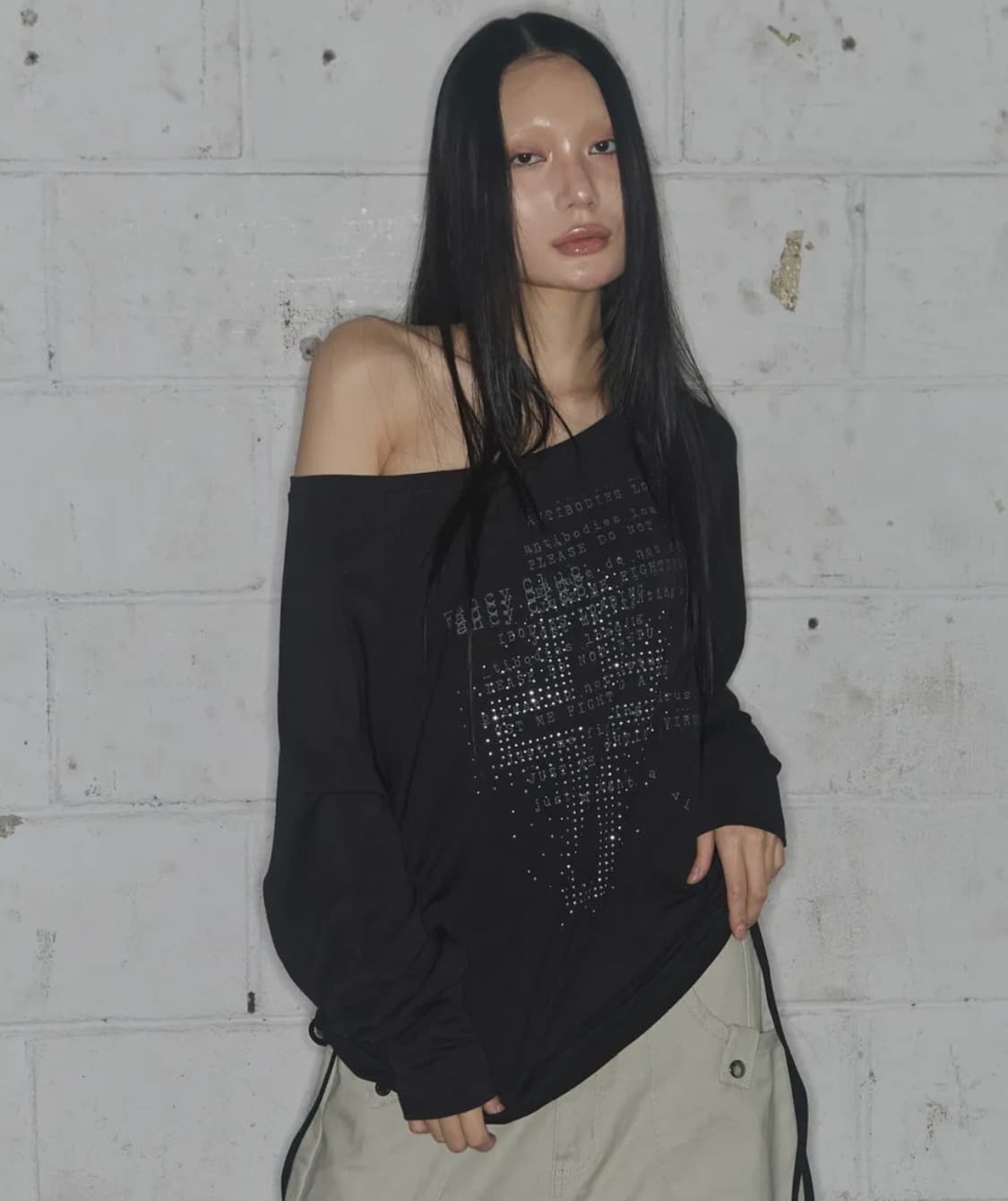 팬시클럽 디바인 크로스 오프 숄더 티 상품이미지2